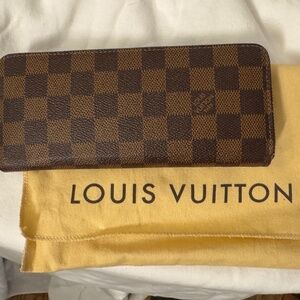Authentic Louis Vuitton Damier Ebene Zippy Wallet